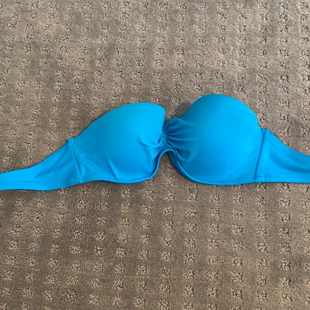 Victoria’s Secret blue 36C bikini top
